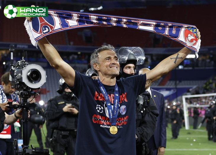 Con đường sự nghiệp huấn luyện viên Luis Enrique - Từ cầu thủ hào hoa đến